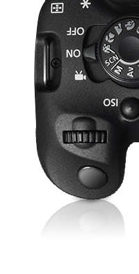 Canon EOS 700D là chiếc máy ảnh đầy đủ tính năng với khả năng chụp ảnh hoàn hảo và quay video Full HD. Máy ảnh này mang lại cho người dùng trải nghiệm chụp hình đáng nhớ với độ ít nhiễu và màu sắc sống động. Hãy xem hình ảnh để khám phá thêm về chiếc máy ảnh tuyệt vời này.